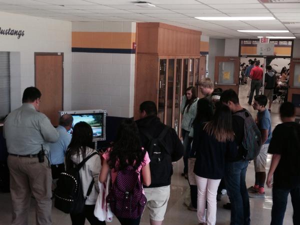 KaraLenn's tweet photo. @MFHS_Principal @ShaneStewartSF kids at MFHS living the distracted driving simulator #shanestewart http://t.co/K0pnai7nz5