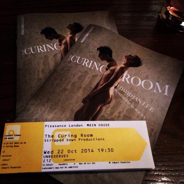 EdTheakston's tweet photo. Pre-show drink before seeing @TheCuringRoomUK @ThePleasance with @GabriellaElla6! #TheCuringRoom http://t.co/vbmKRruO06