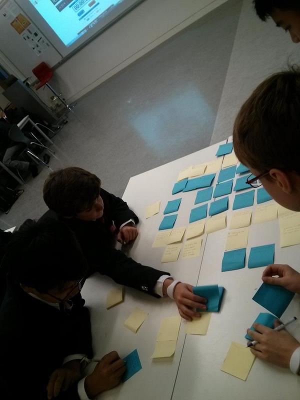 melissaeramon's tweet image. Ss doing #problemfinding #pbl = great energy in class today!