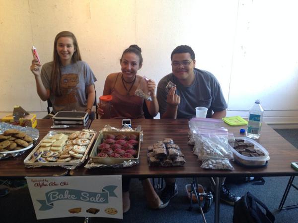 APXHadrian's tweet photo. Visit us in the lobby for some mid week treats! #yesthatispuppychow http://t.co/EhEz2ZQXg4