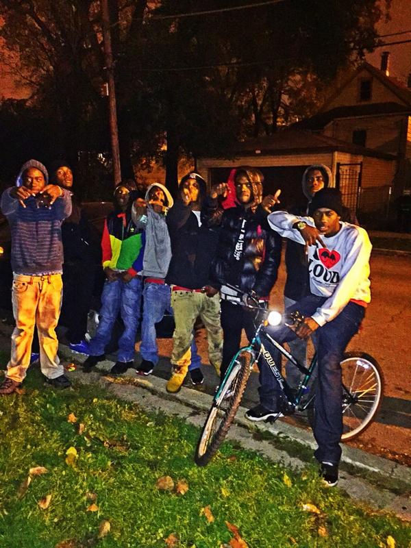 BigBossCello2X's tweet photo. #1017 #TrueBlock Big L's Die All Ops #Fto π―β½οΈπ
°ππ© http://t.co/VDIYF0CXCw