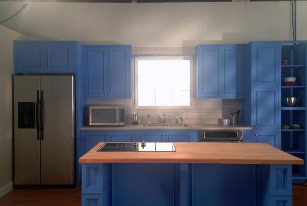 BlueRockProd's tweet image. Breaking out our kitchen set for another shoot!