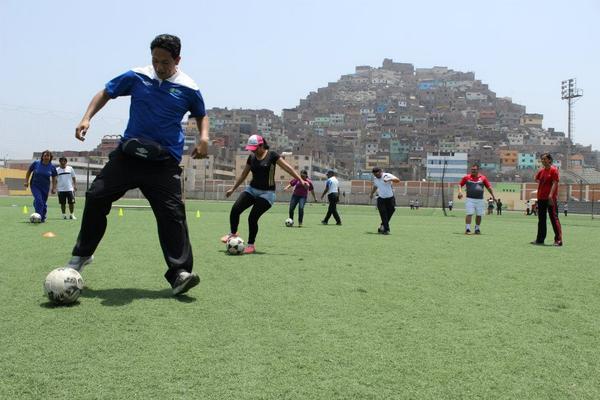 "Cuando un niño #juega no solo se divierte" Capacitación a entrenadores #S4D <a href="/vamosjogarES/">Vamos Jogar</a> ► goo.gl/SCU49s