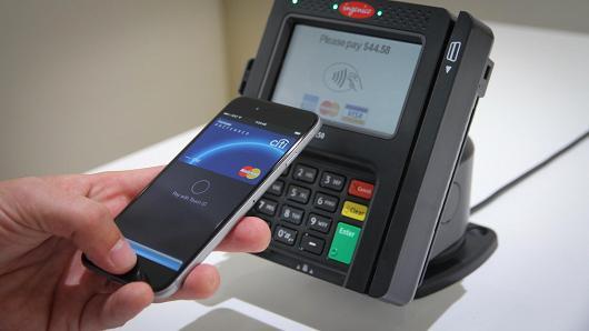 CNBC's tweet photo. Google is getting ready to take on Apple Pay: http://t.co/xeR7K0XYdg http://t.co/qDDjvsCyYi