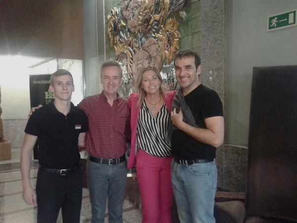 LosGirasolesZgz's tweet photo. #Gracias  @luismerlo_actor  y Carlos Hipólito por elegirnos durante vuestra gira en #Zaragoza  de  #ElCredito http://t.co/Rqf0y419VD