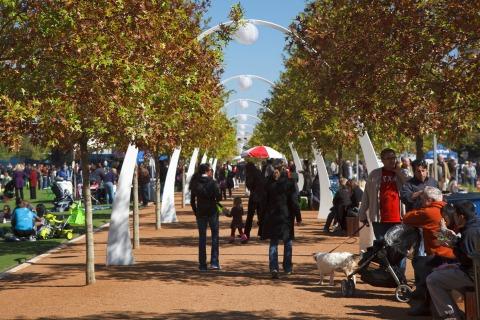 DMagazine's tweet image. Congrats @KlydeWarrenPark on winning the Oscar of urban park awards. Take that, Tulsa!  d-m.ag/1DB9i8x