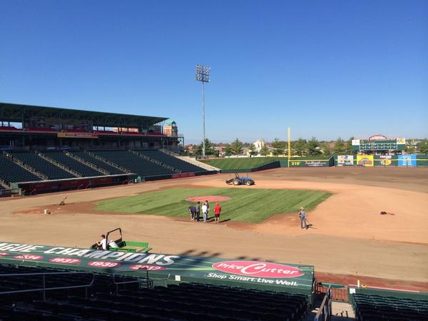 Sgf_Cardinals's tweet photo. The infield is done and looking great! #FieldTransformation http://t.co/LIEoGyhb4u