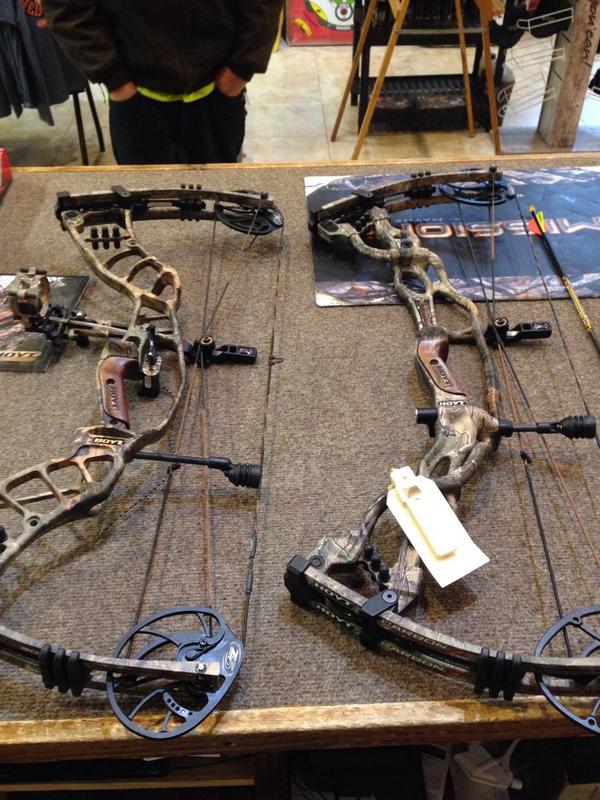ReedysArchery's tweet photo. New 2015 Hoyts are in stock! First customer to buy either the Nitrum or the Carbon Spyder ZT gets a free dozen arrows http://t.co/ljP9axo8Gd