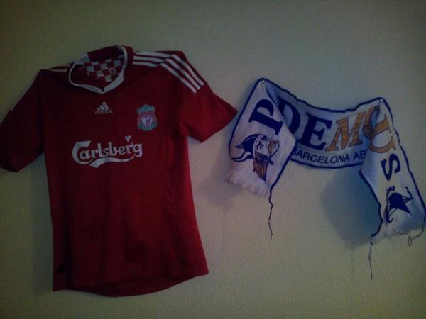Posmiradagusto's tweet photo. @AlexkRuiz Lo tengo en el comunio, espero que no haga hoy 13-16 puntos. Suerte y ojalá gane el liverpool :) http://t.co/FTxOOHQ7jE