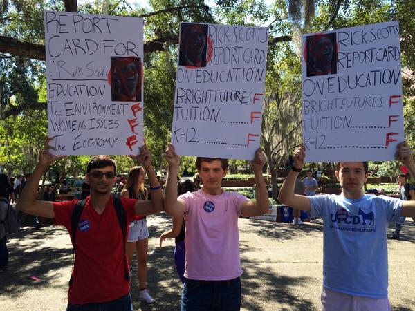 FailRickScott's tweet photo. UF Students sent a clear message to @FLGovScott today. You get an F! #FailRickScott @UFcollegedems http://t.co/2UdPLwBxPA