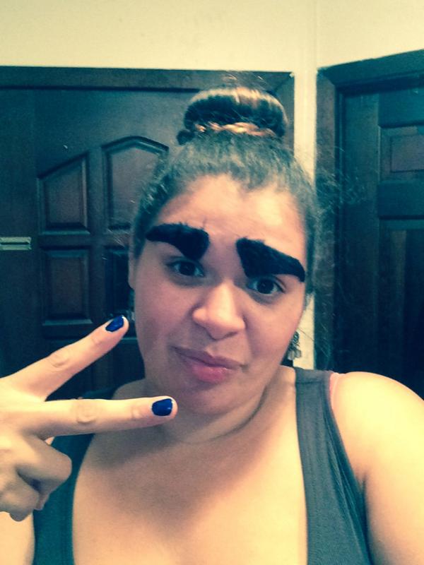ColonGingi113's tweet photo. Bitches be Like eyebrows on FLEEK!! Lmfao @JoannaColon3 http://t.co/e4Dlr1kpZ8