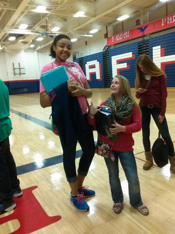 jcrawley__'s tweet image. She looks up to me #GoodRoleModel 😉😂👌