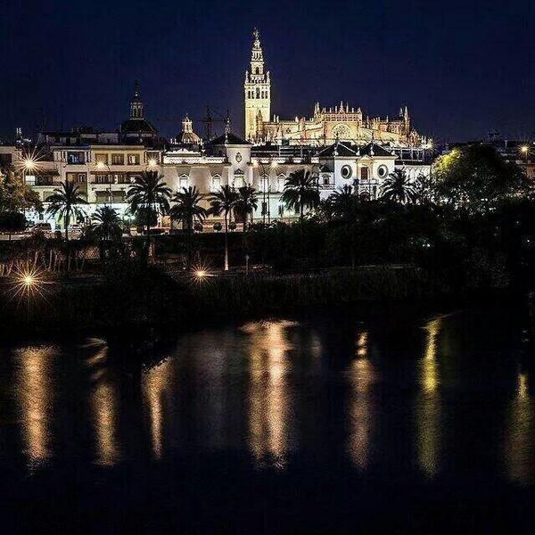FPozo_SC's tweet photo. Su nombre comienza con la S ... Y me gusta tanto disfrutarla #MeGustaSevilla http://t.co/RwIun9jfJk