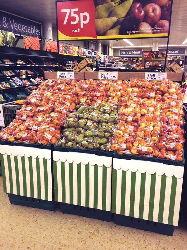 Watton Produce Promo end 20:15!! 👌🍏🍎🍐 #applesandpears <a href="/SamBlackbeard/">Samantha Blackbeard</a> <a href="/martintsmith/">Martin Smith</a>