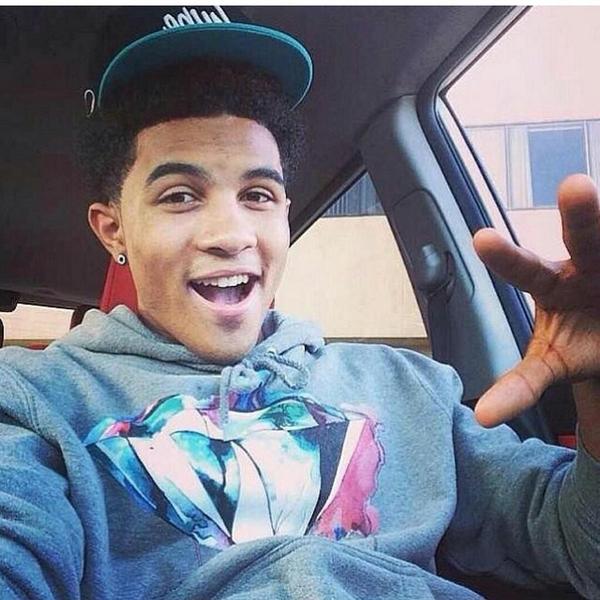 mrsoriginalxo's tweet photo. The reason why I smile everyday @ALewisMusic 😍💖😘 http://t.co/Ad9JpXdmcj