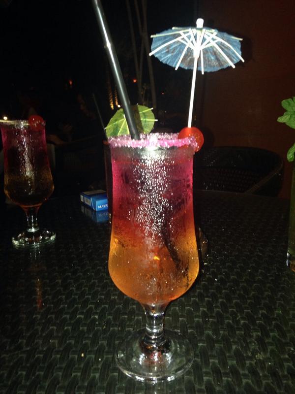 tracypallent72's tweet image. Happy 40th birthday to my brother Andy celebrating in style 🍹🍸🎂🍷💃☀️#birthday #drinkingfun