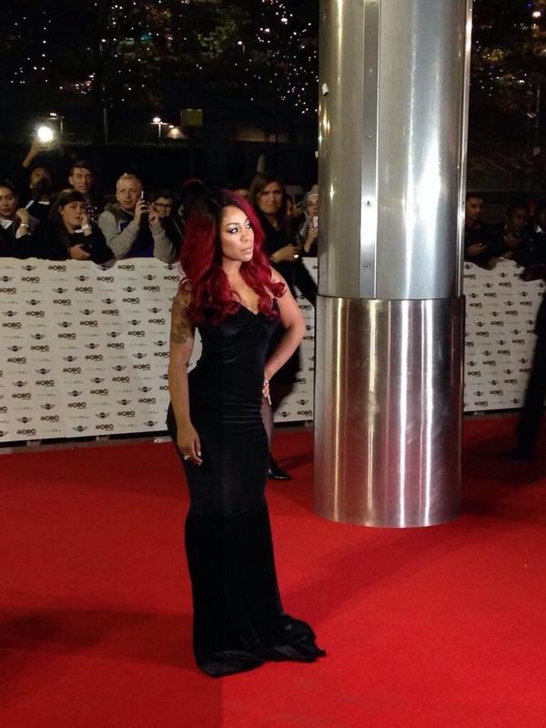 kmichelle's tweet photo. Ready. 💋🇬🇧 #MOBO2014 #MOBOAwards2014 http://t.co/Lf5yjBkgUU