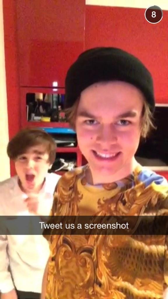 Nancysroom97's tweet image. @HarrisonWebb97 and #andersonwebb 
Best snaps EVER #loveyouguys