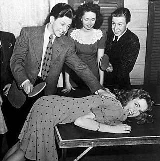 karfitsagr's tweet image. SEX: Το ξύλο βγήκε από...  #ksylo #paradeiso #seks #sex #spanking #paradosi #ypotagi #adynamia karfitsa.gr/2014/10/22/sex…