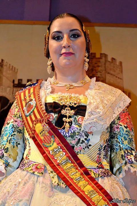 Falla_Floresta's tweet photo. El Sabado celebramos la Proclamación de nuestra Fallera Mayor Marta López Alonso la cual estaba guapisima!Enhorabuena http://t.co/oUHz8lryJ8