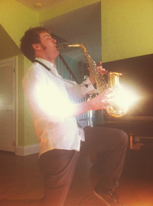 NicksHouseBand's tweet photo. Look out @WakingFable there's gonna be a new sexy sax man in town now #quakingfable #saxmagic #BillClinton http://t.co/U5X4xkeLzG