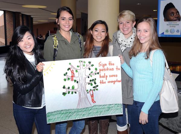 KentState's tweet photo. #KentState students empower change for Campus Sustainability Day: http://t.co/UyYxWyk3pD cc: @KentStateSusty #CSD2014 http://t.co/wSN3tggX0S