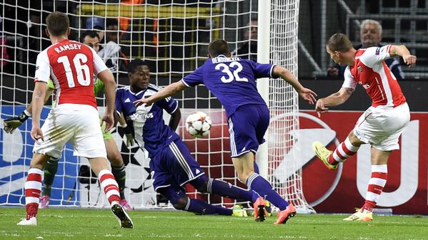 ESPNFC's tweet photo. The moment Podolski completed Arsenal's late comeback... http://t.co/QGHUcBGVMC
