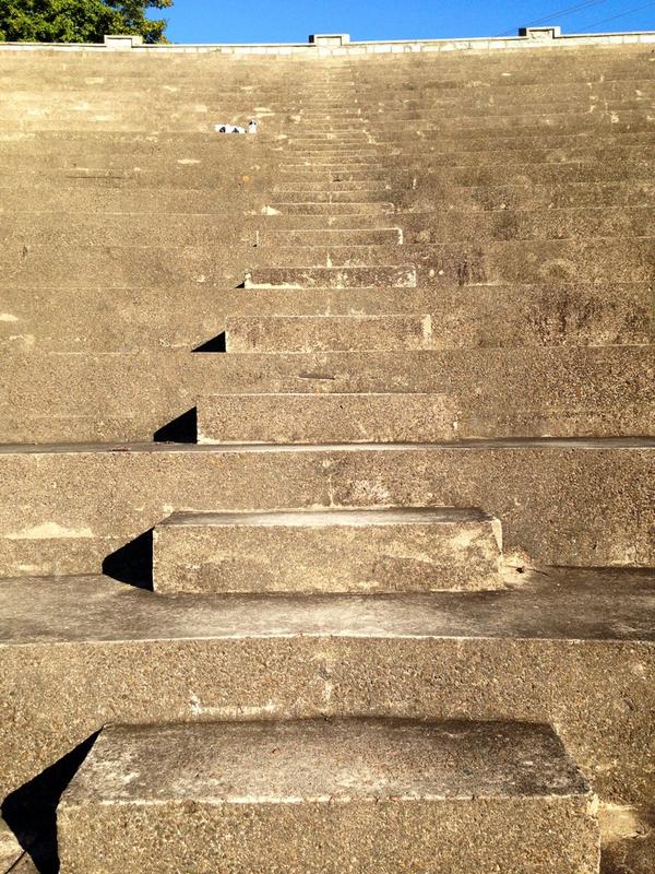 CarolynRyanTV's tweet photo. Workin it! #NoTrainerNeeded #Stairs #Brutal #Health http://t.co/MAFybkWVTo