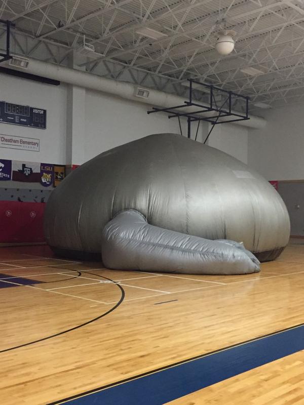Cheatham5thCS's tweet image. Thank you Cheatham PTA for brining Skydome to Cheatham!  What a cool opportunity to learn about our solar system!