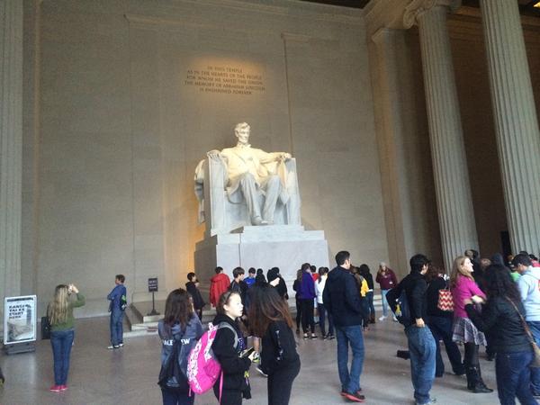 SMSDCtrip's tweet photo. Lincoln Memorial #smsdctrip #americanhero #uspresidents http://t.co/XZ8gXVkzkJ