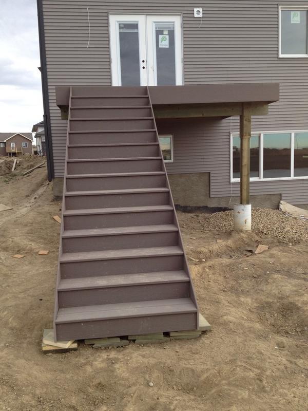 trunatecon's tweet image. TruNate stair day! #composite #moistureshield #Reddeer #longones