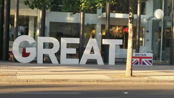 UKinChile's tweet photo. Interdesign se prepara para lanzamiento de diseñador #TomDixon iniciando el #BritishMonth #Chile @TomDixonStudio http://t.co/whpNBLNvvf