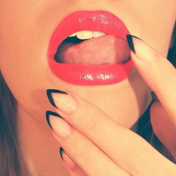 sariihz's tweet photo. #nailart http://t.co/aliY6k5a2r