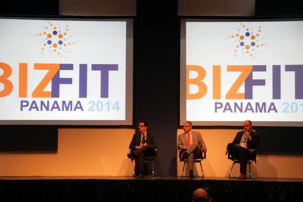 PTYbySmallshi's tweet photo. Hoy estuvimos presentes en el #BizFit2014 junto al alcalde J Blandón presentando el proyecto Smallshi #SmartCities http://t.co/79cISMAipF