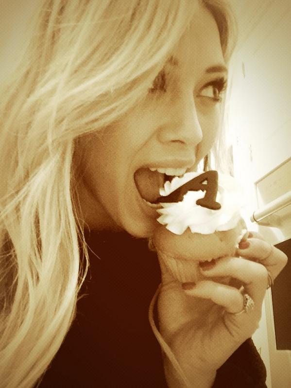 HilaryDuff's tweet photo. Happy special day YOU!! @MrAveryAvenue http://t.co/hmo4JsEiVI