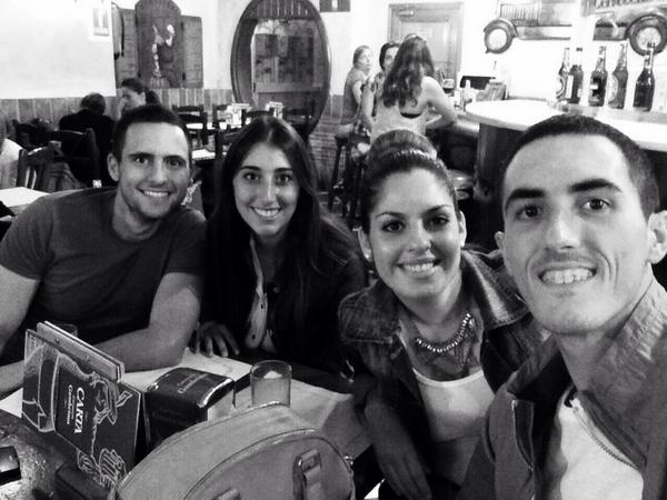 fabiola_gf's tweet photo. Buen diita de cena y peliculita🍜🎥 y ahora a dormir!!😴😴 @alexx_lopez17 @Clara_Centurion @Jos245 http://t.co/QnBTmvx6un
