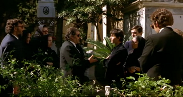 corrc14's tweet photo. Tutti vanno al funerale di Luigi nel cimitero. #grandeverde http://t.co/gJnnMtB0Mn