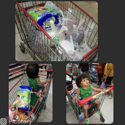 NedaAcfa's tweet image. Bulan depan belanja bulanannya gak di temenin ayah lg :'( !Skrng ayah d Negri paman sam lg!