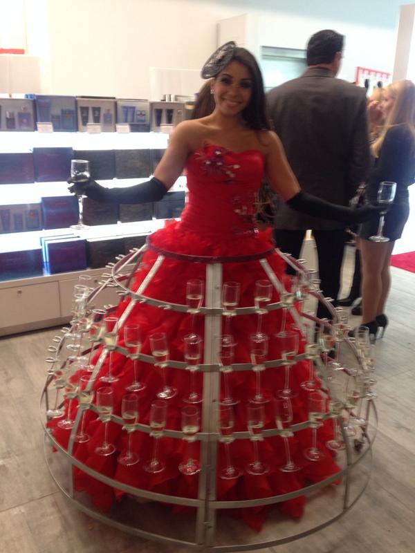 brittneyshipp's tweet photo. Way to kick off the @century21 opening #sipshopsave http://t.co/75CMufy3VJ