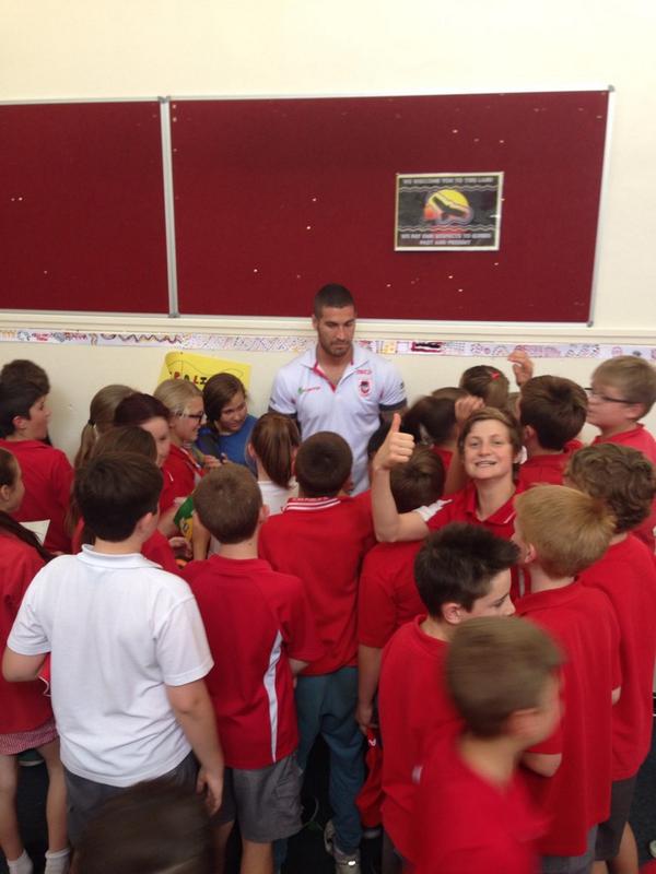 MR_Kiddle's tweet image. @joel_thompson12 has picked up some new @NRL_Dragons supporters in Broken Hill, Menindee and Wilcannia this week