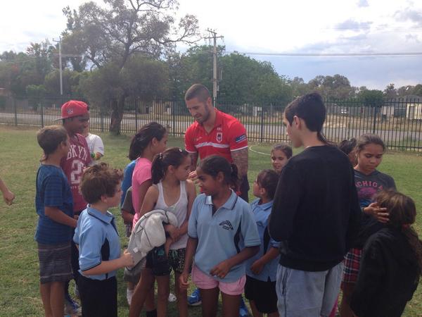 MR_Kiddle's tweet image. @joel_thompson12 has picked up some new @NRL_Dragons supporters in Broken Hill, Menindee and Wilcannia this week