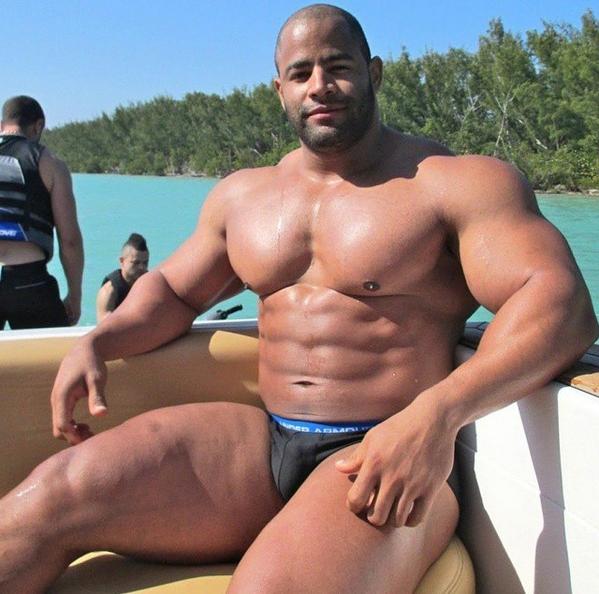 pacocutler's tweet photo. #bullmen #beefbody #musclegigant #massive at #beach http://t.co/q8PAAa5bG0
