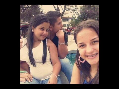 andrineangulo's tweet photo. HermanaCu#ado LosAmo<3 http://t.co/ctO4u9hAf8