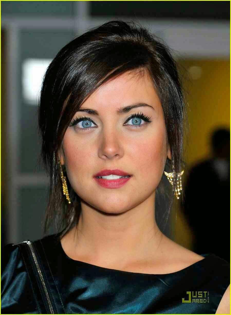 Happy 28th Birthday to 90210s Jessica Stroup!!!.... 