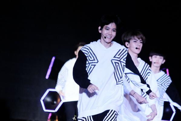 ByunBaekhyunID's tweet photo. [HQ] 140920 BAEKHYUN #TLPBeijing © vi边九九-
http://t.co/Dum8HC0KBn
http://t.co/TYA5Y2Bq0Y
http://t.co/lncoiL30Ol http://t.co/34ar1Ppaja