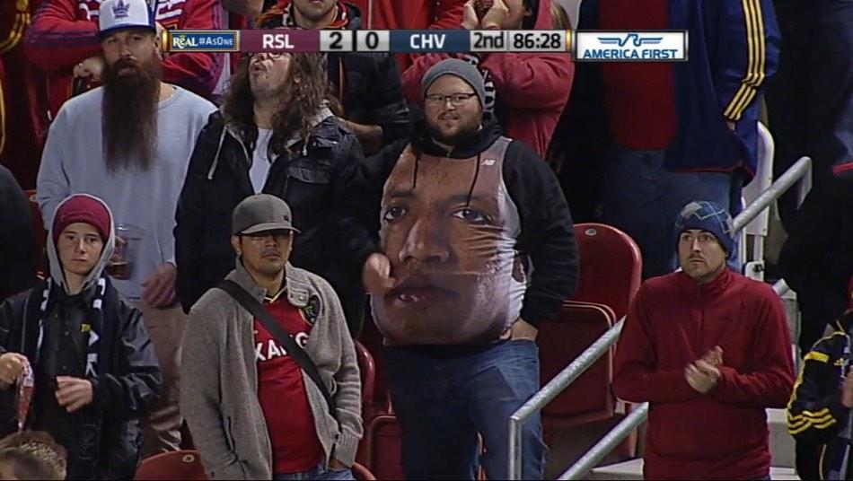 B0mf2b9IQAALT12.jpg:large