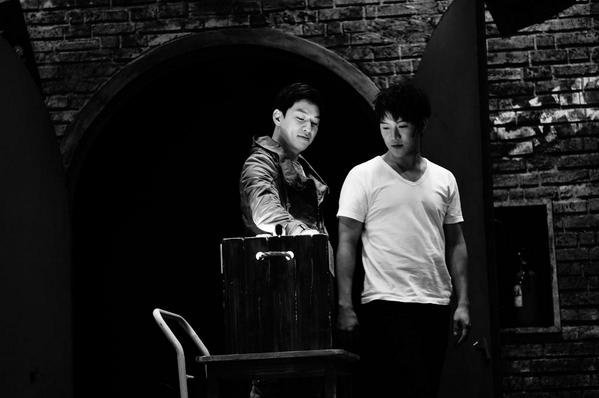 brian1206's tweet photo. 더그+더그ᆢᆢ상훈, 더그 어제 쇼노트데이 구텐버그를 방문, 웃음핵폭탄을 투하함....땡큐 상훈~~ http://t.co/ibtrWX8Bk8