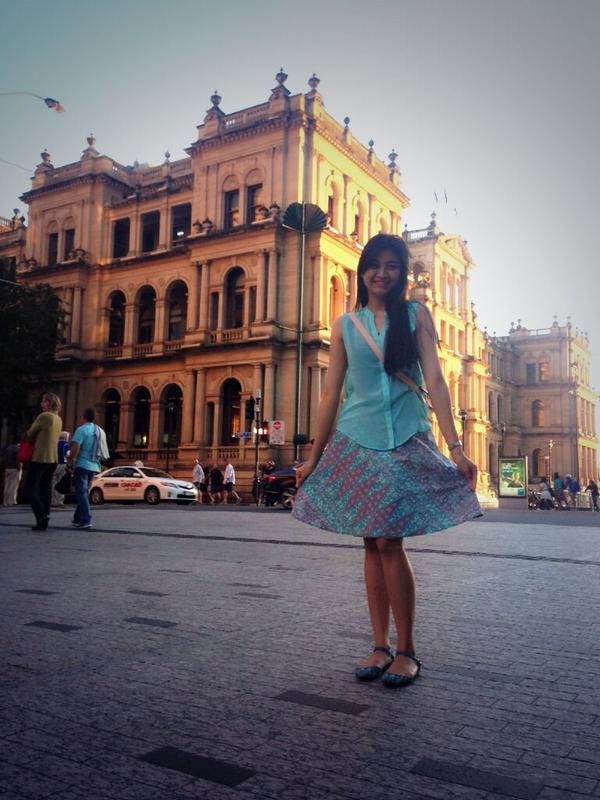 Wear batik skirt flare to brisbane.. love it!