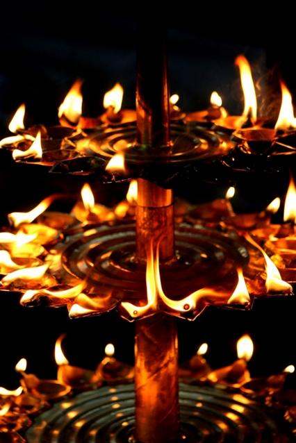 LikeLarry2014's tweet photo. Happy Diwali to all our friends celebrating the festival of lights. #likelarry2014 http://t.co/6iqWxWiFls