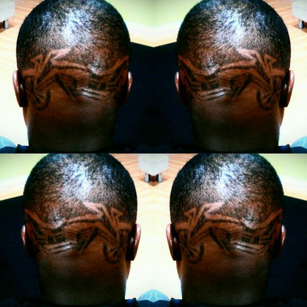 MWHAIRBATTLES's tweet photo. S/O TO TTRENDSETTER BARBER TO THE CELEBRITIES, OF CHICAGO IL!
WELCOME TO THE SHOW!!! http://t.co/BDaZvFLCnm